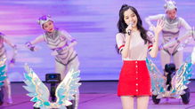 《剑星》超美新服装免费拿！红色开衩长裙火辣抢眼