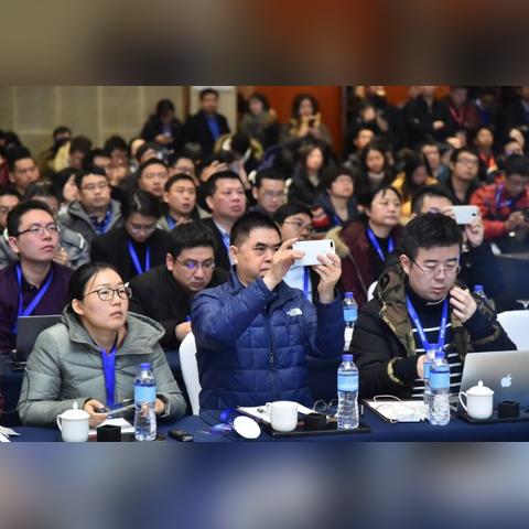 《探秘游戏世界：深度解析热门游戏攻略》