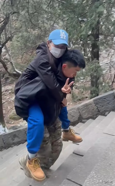 《王虎陪爬泰山,699元兼职解燃眉之急》 《王虎陪爬泰山,699元兼职解燃眉之急》